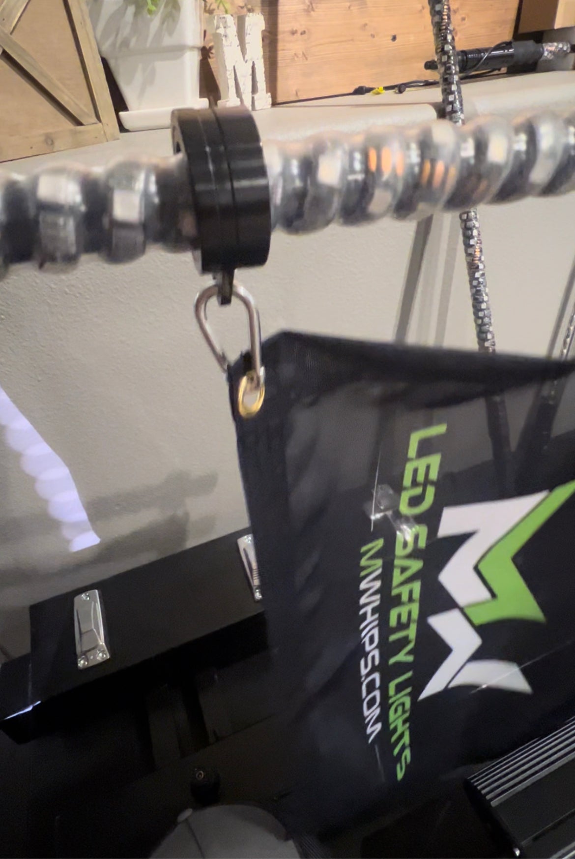 SWIVEL LED WHIP FLAG CLIPS - SINGLE WHIP