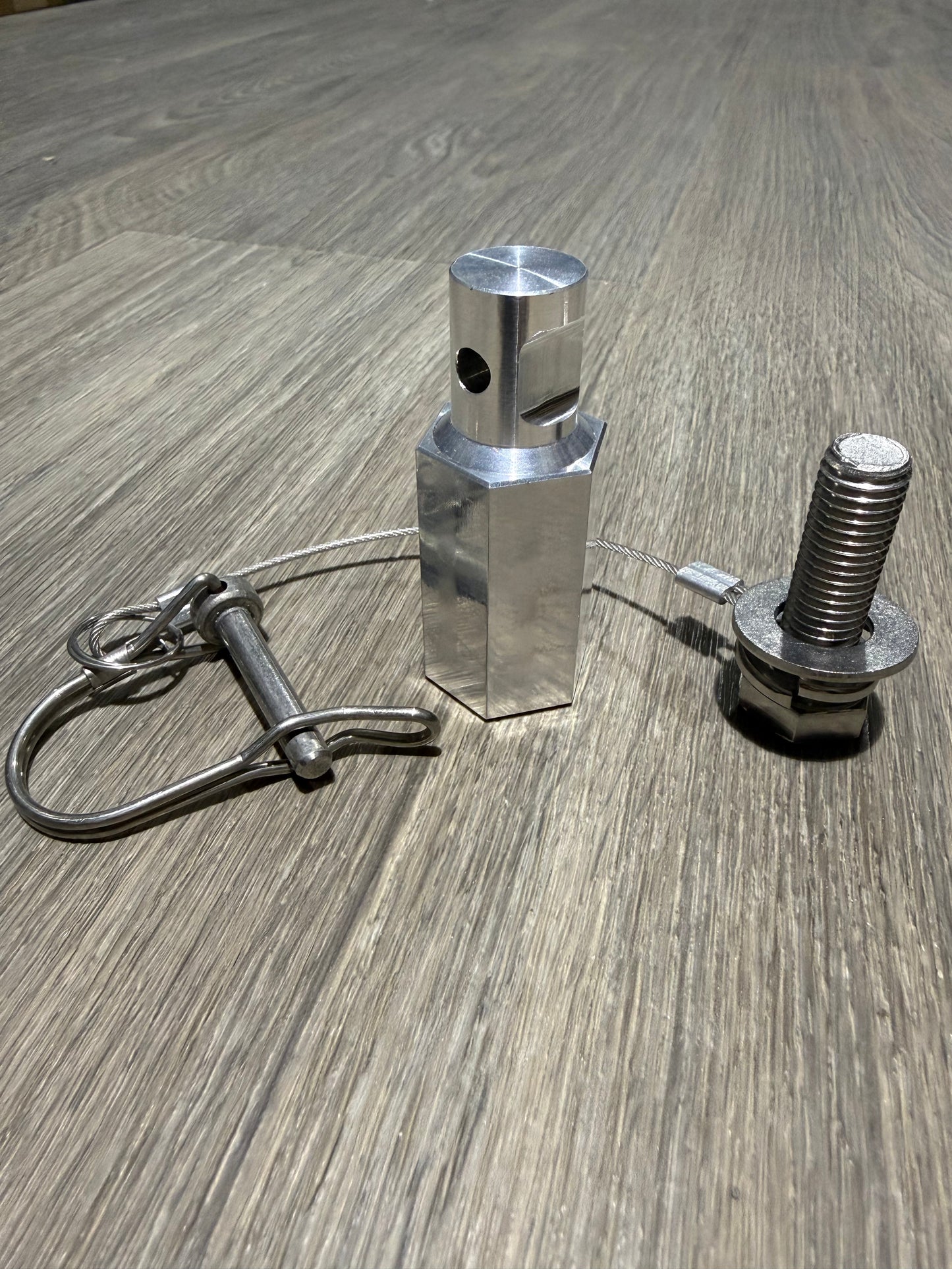 QUICK RELEASE PIN MOUNTS