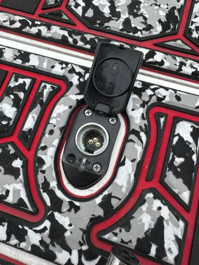 LOCKING COLLAR FOR BOAT WHIP OPEN