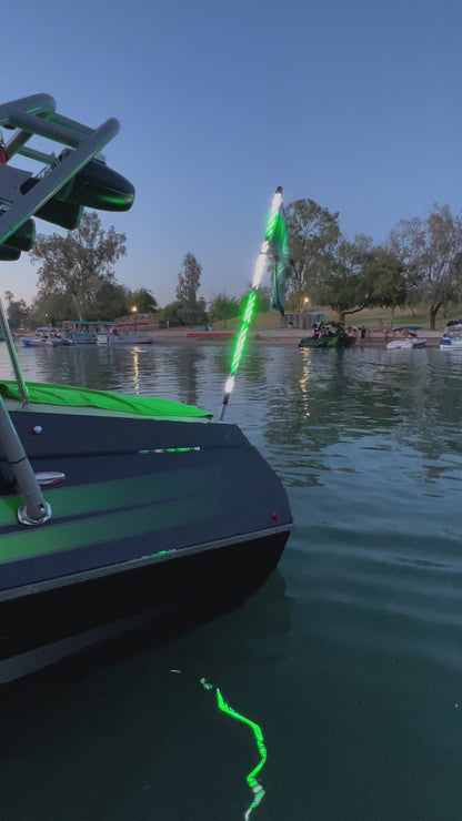 STERN LIGHT + BOAT WHIP